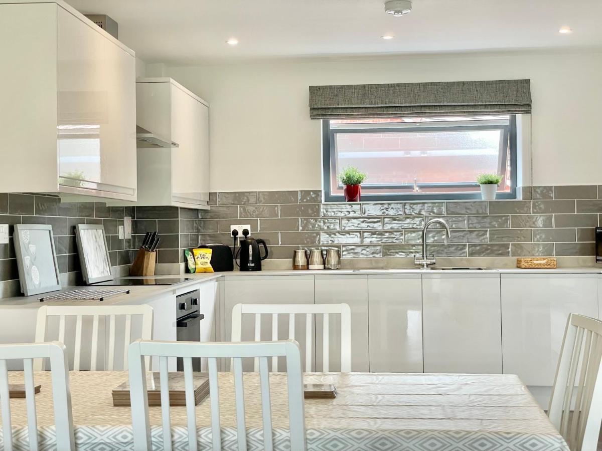 Garden View - 2 Bedroom Bungalow York Bagian luar foto