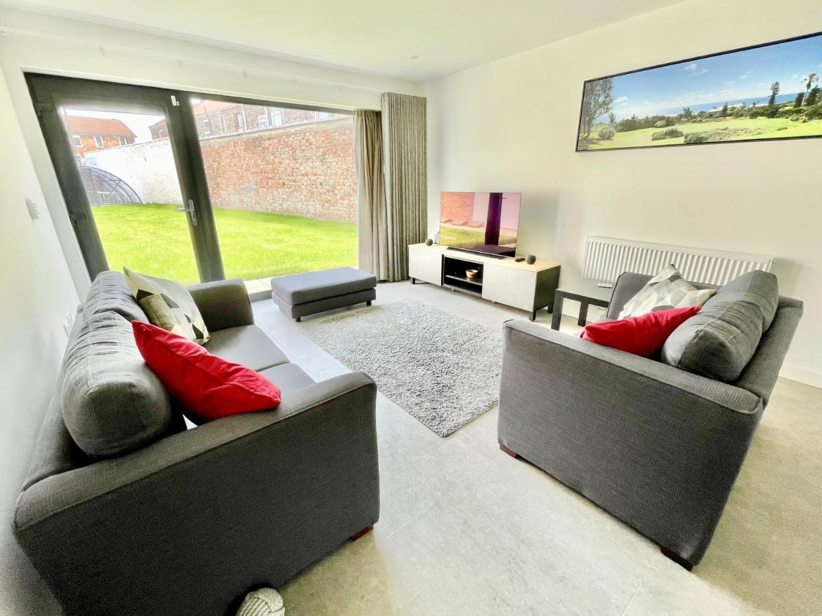 Garden View - 2 Bedroom Bungalow York Bagian luar foto